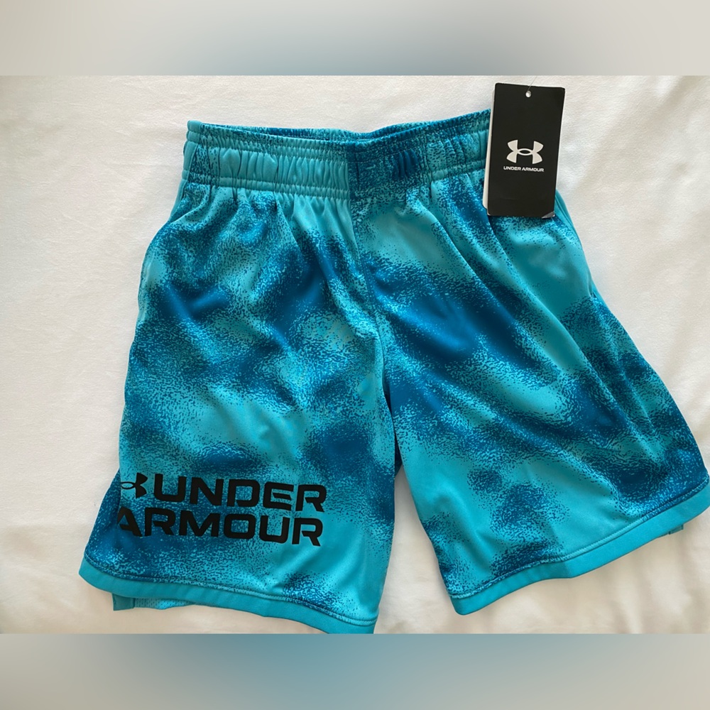 (KIDS) NWT - Under Armour Athletic shorts. Size XS